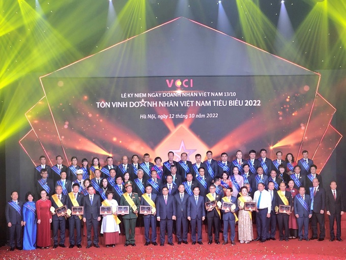 Vinh danh 60 doanh nhân Việt Nam tiêu biểu năm 2022