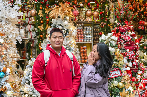 Không khí Noel sớm ở phố cổ Hà Nội