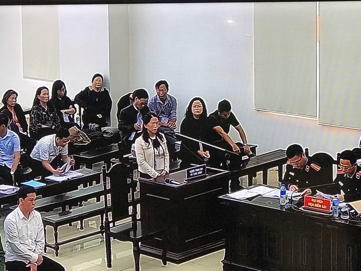 Chủ tịch TP.HCM chỉ đạo gỡ việc ngừng giao dịch tài sản với vợ Vũ 'nhôm'