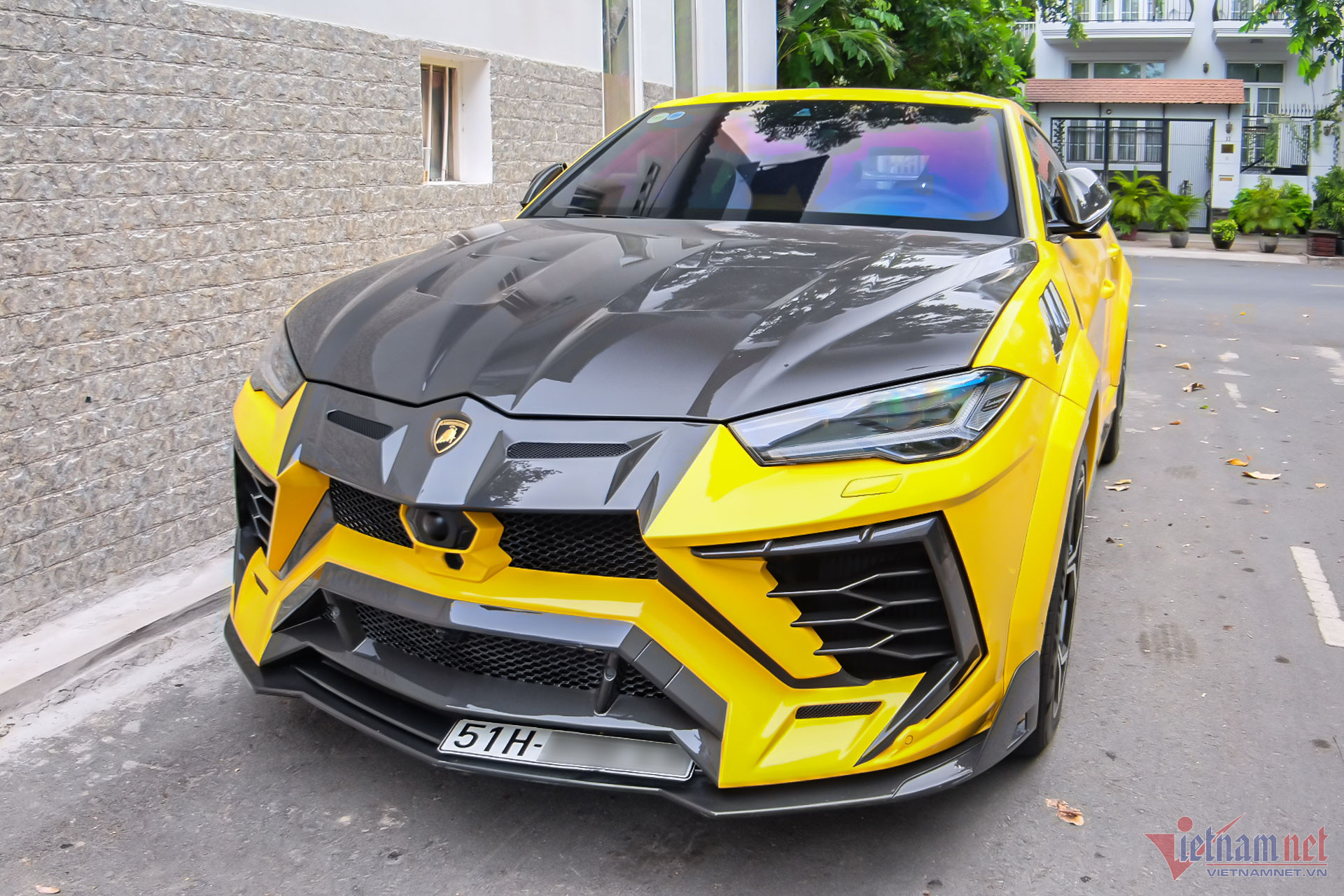 Ngắm Lamborghini Urus độ Mansory của đại gia Sài thành, riêng tiền độ tốn 3 tỷ