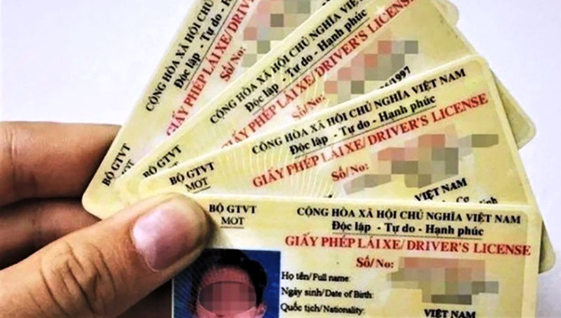 Sẽ luật hóa kiểm tra giấy tờ xe qua VNeID