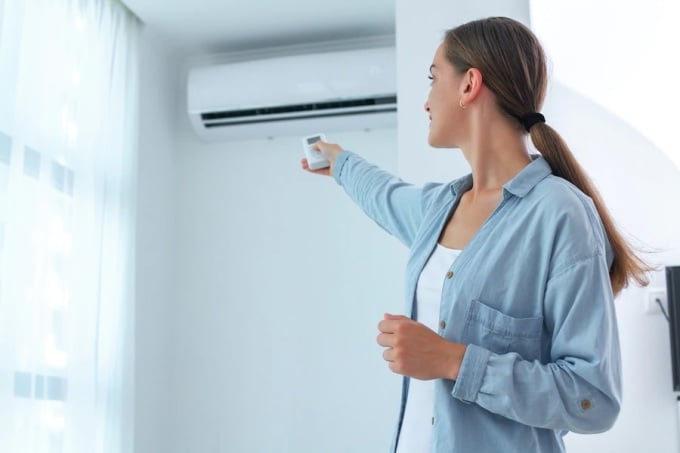 Bật điều hòa trước hay sau khi đóng cửa?